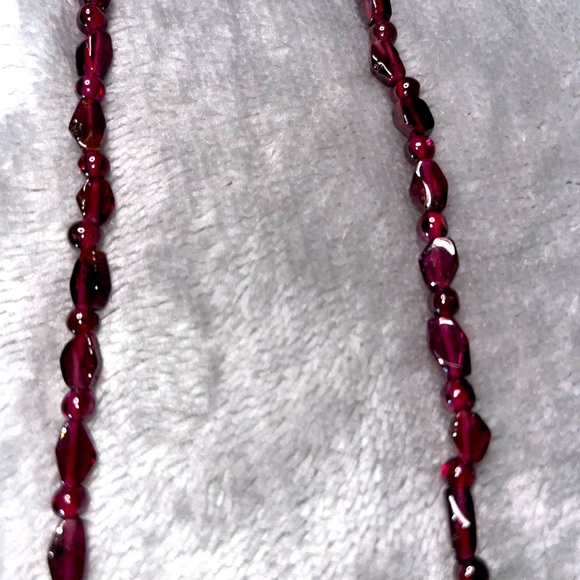 Indian Garnet 16 inch necklace - Picture 2 of 3